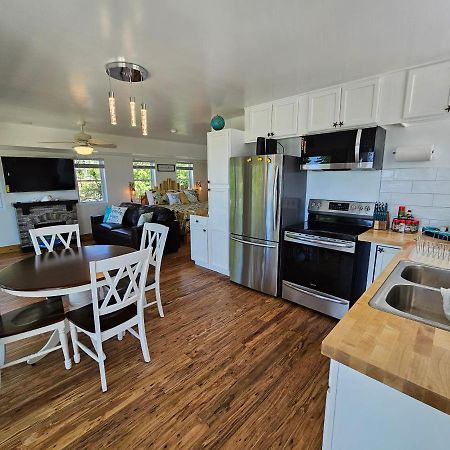 Seaside Lake-Front Cottage Madison 외부 사진